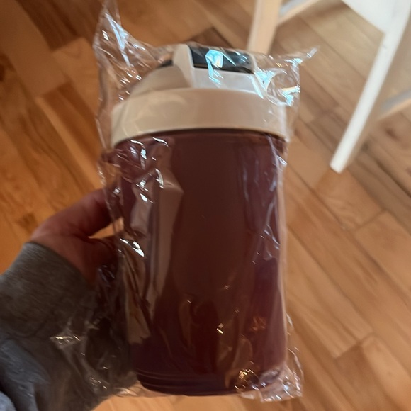 Nirnroot Extract Elder Scrolls Skyrim Mixer Shaker Cup RED NEW NIP Lootcrate - Picture 2 of 2